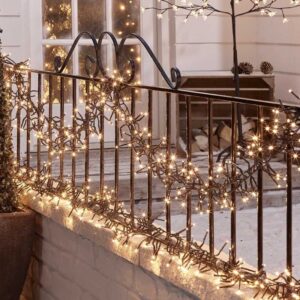 Blitzen Cluster Lights - 720 LEDs - Warm White - 10.4m